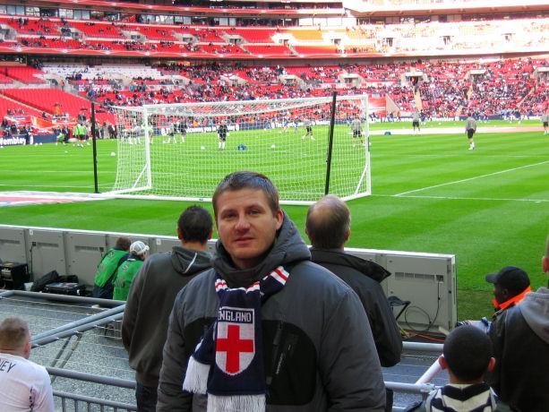 footbal at wembley (8).jpg - Znovu pózujeme...:o)